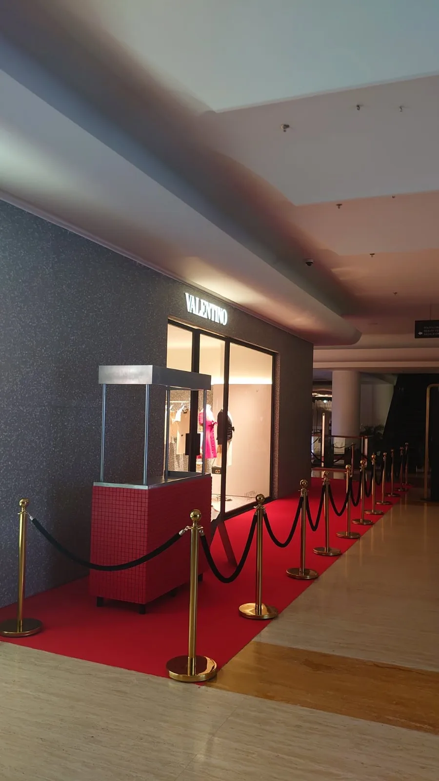 Event Valentino gallery