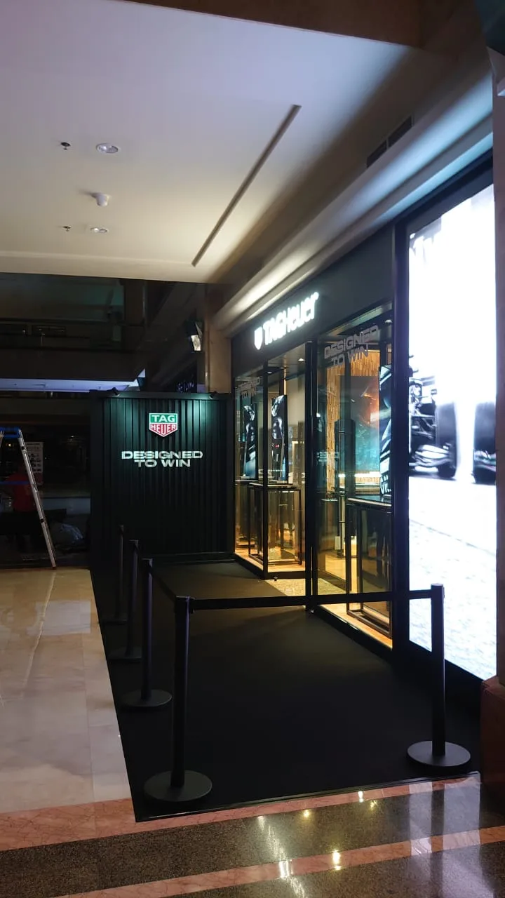 Exhibition in Mall gallery