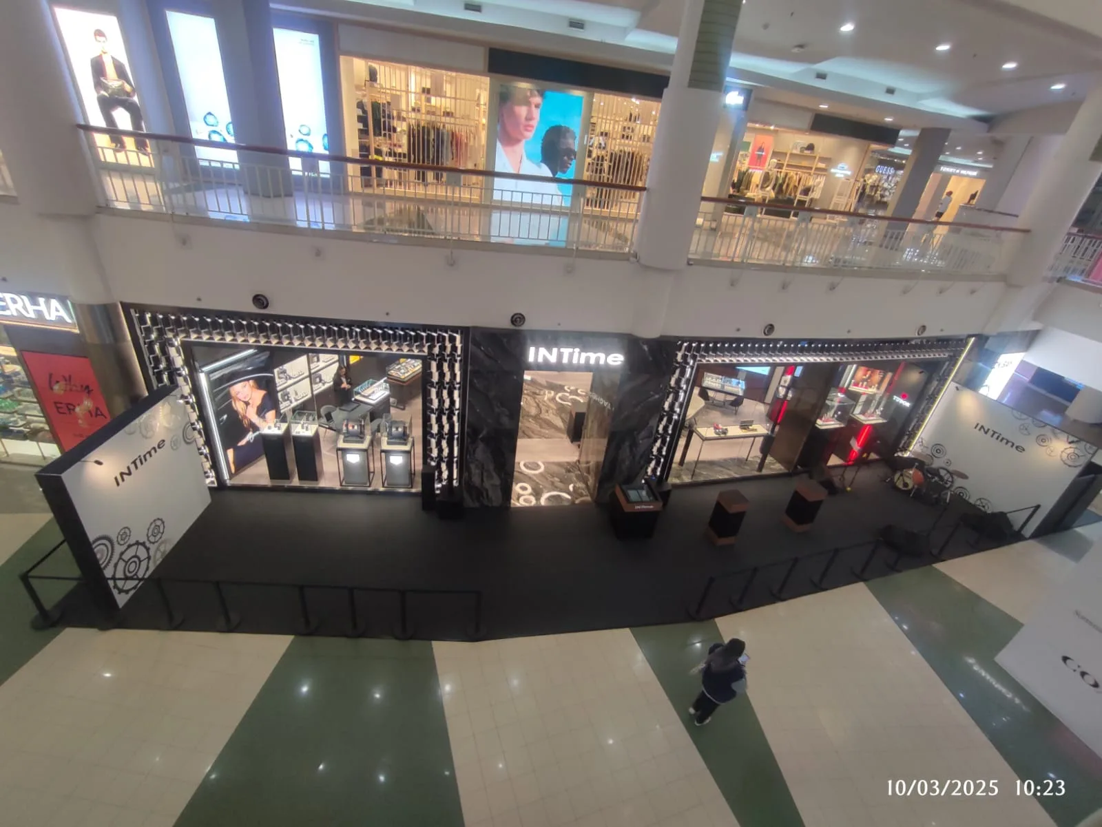 Exhibition in Mall gallery