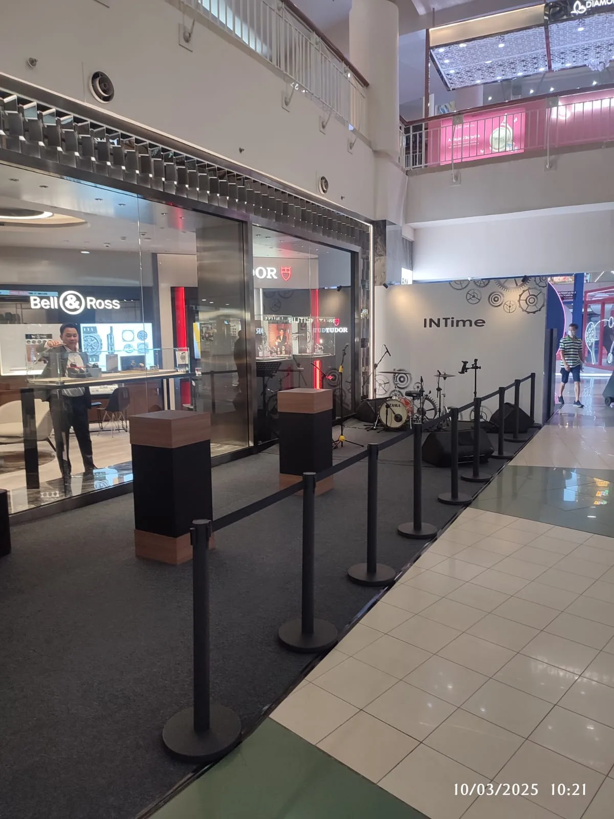 Exhibition in Mall gallery
