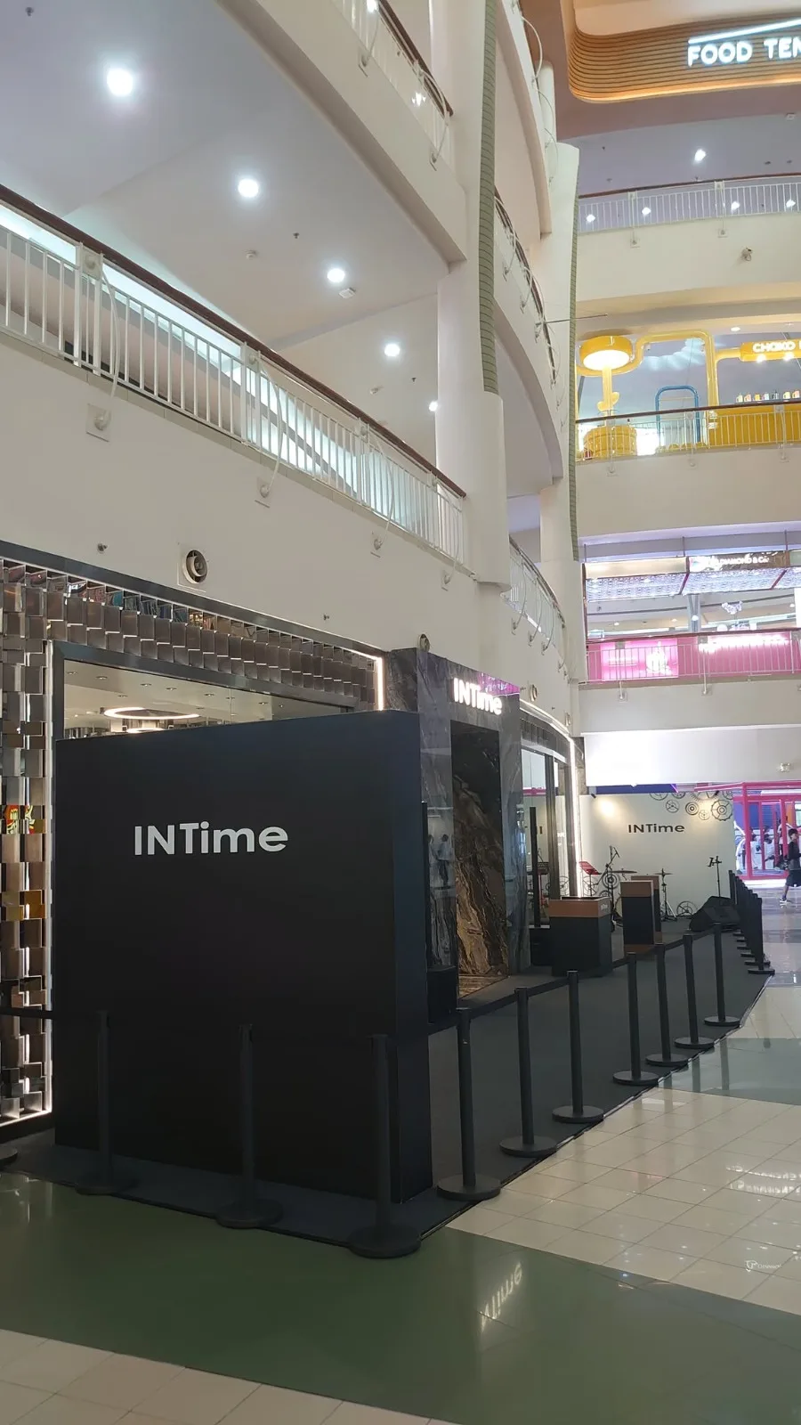 Exhibition in Mall gallery
