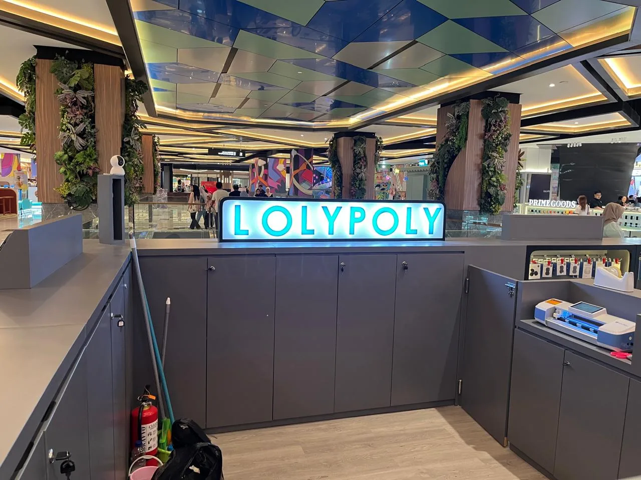 Loly Poly Icon Mall Palembang - Retail Display